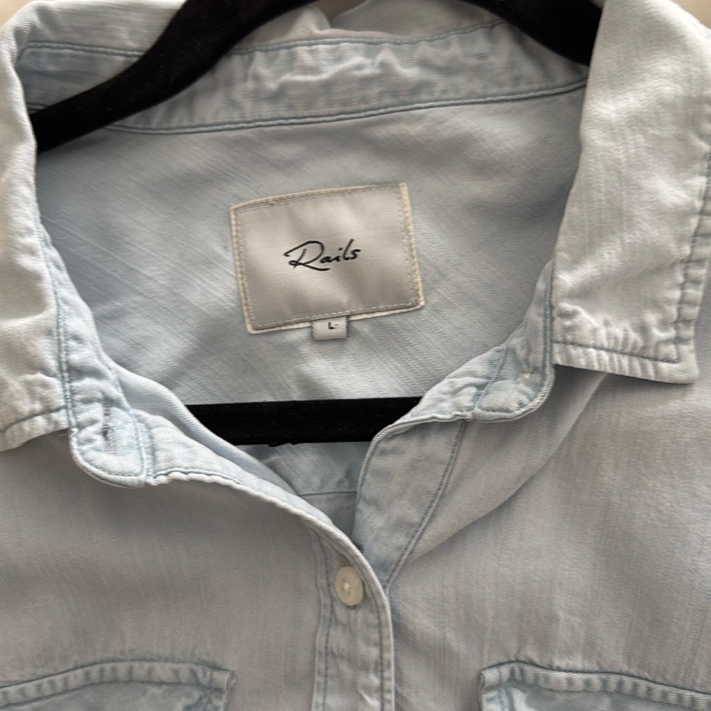 Rails Light Denim Chambray Button Down Shirt Large - image 3